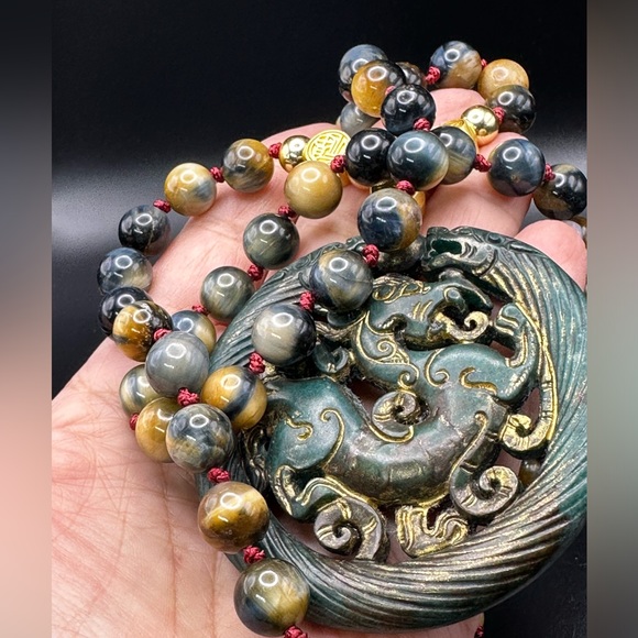 ANTIQUE JADE BAI HU (白虎) + GREY TIGER NATURAL STONE NECKLACE one size - Picture 13 of 13